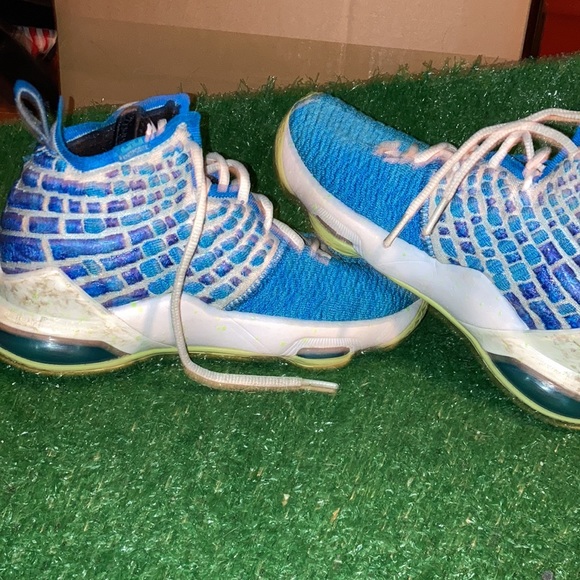 Lebrons - Picture 2 of 7